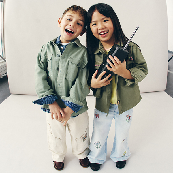 niños vestidos con ropa de OVS temporada primavera 2026